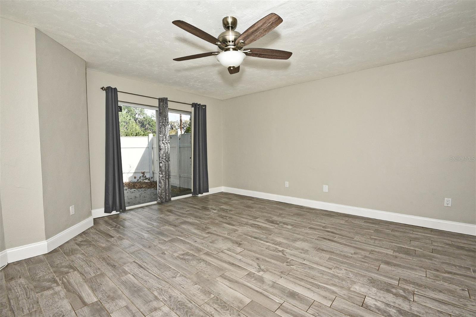 Image 16 of 48 For 621 Landings Place