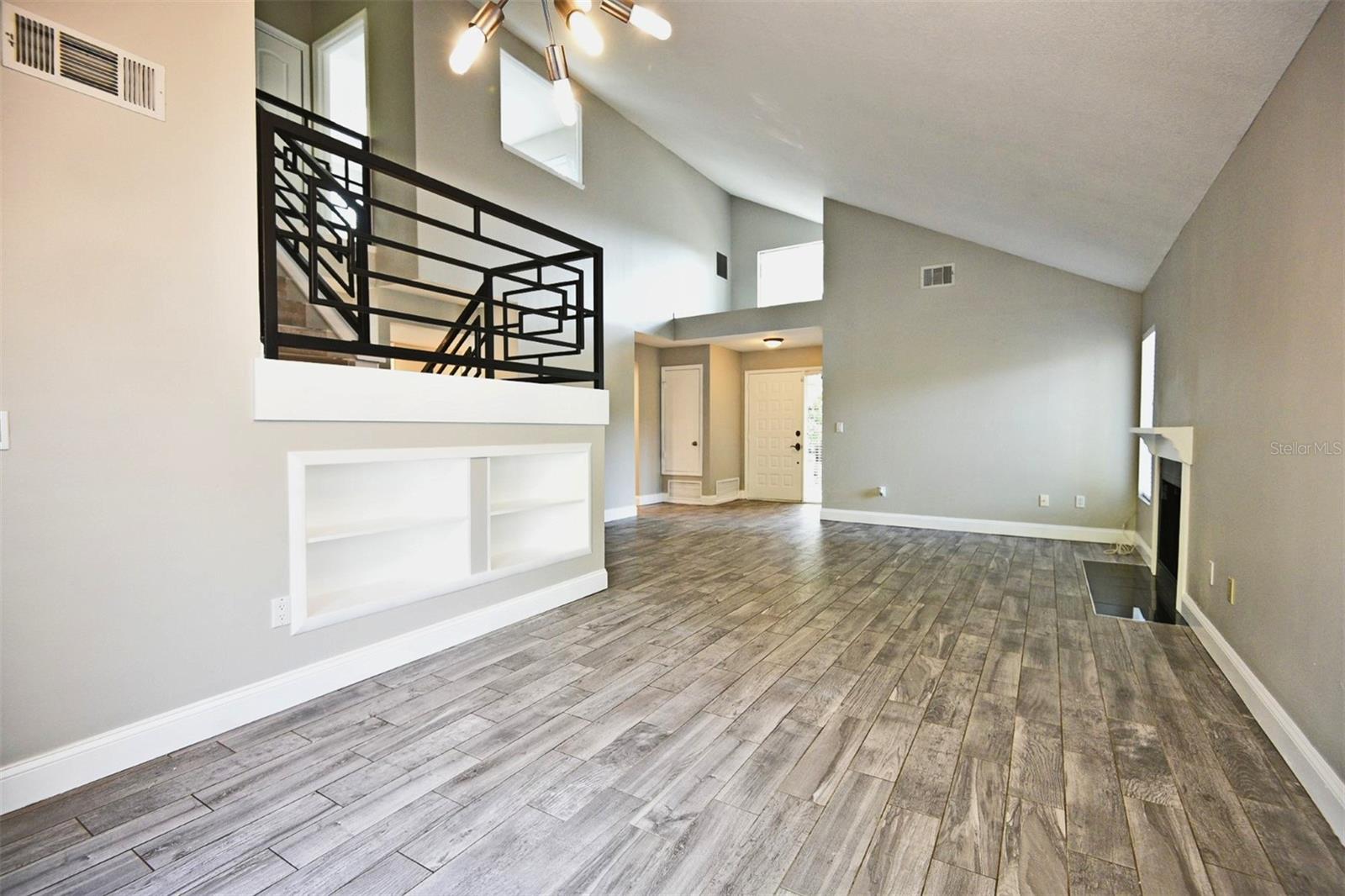 Image 4 of 48 For 621 Landings Place
