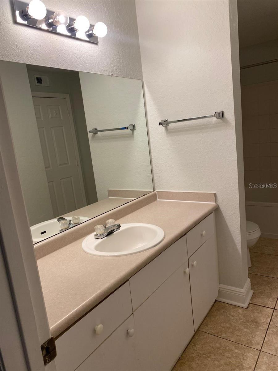 Image 15 of 24 For 2336 Midtown Terrace 932