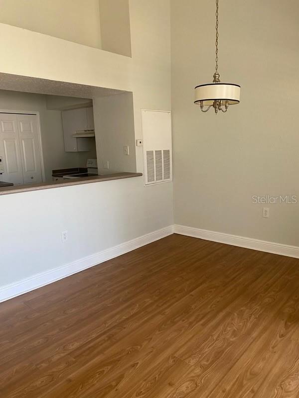 Image 6 of 24 For 2336 Midtown Terrace 932