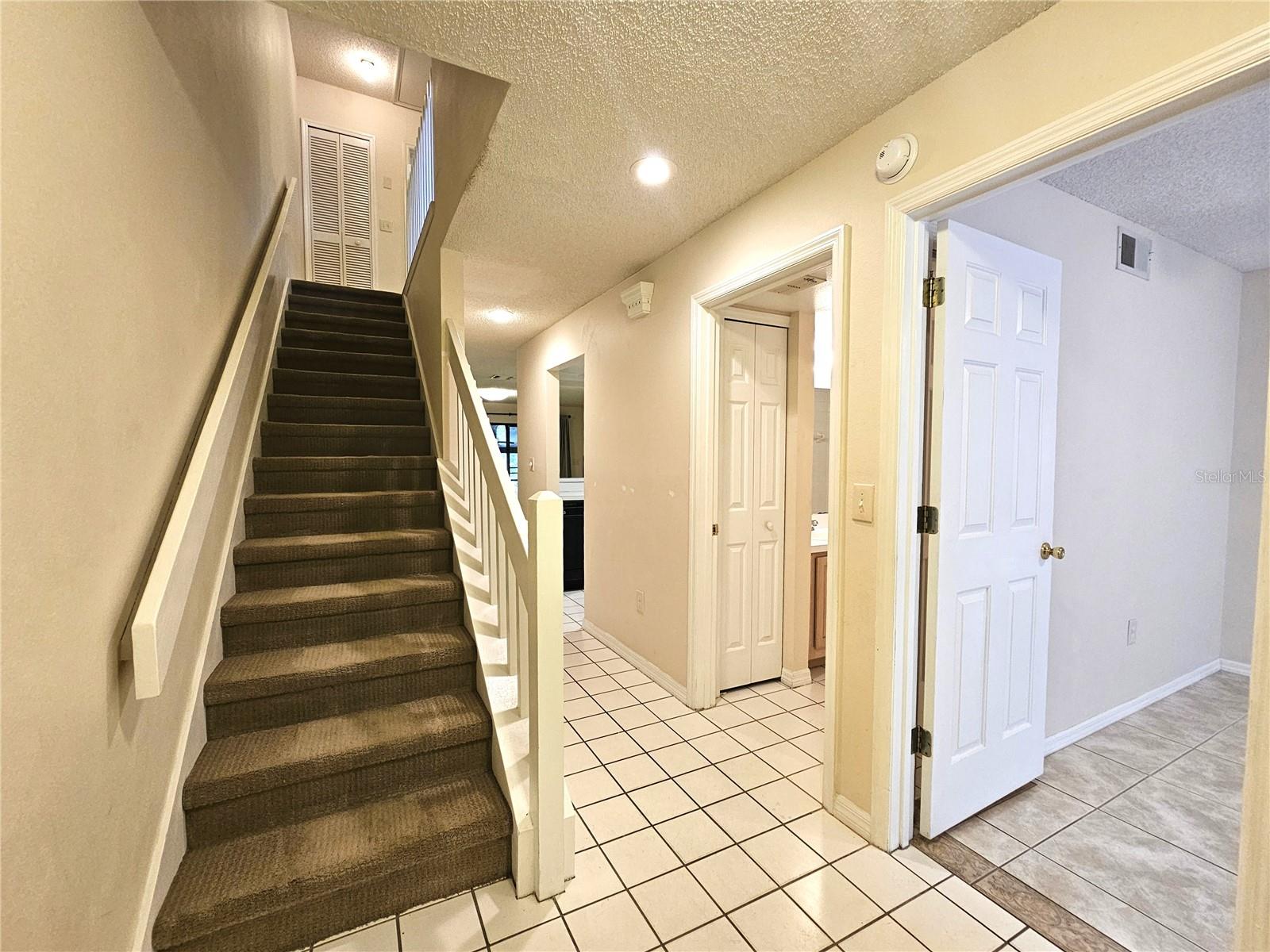 Image 3 of 14 For 474 Club Drive