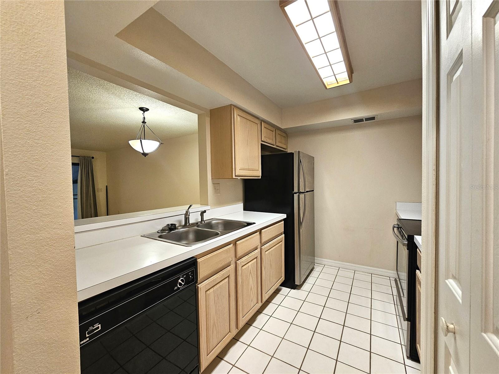 Image 4 of 14 For 474 Club Drive