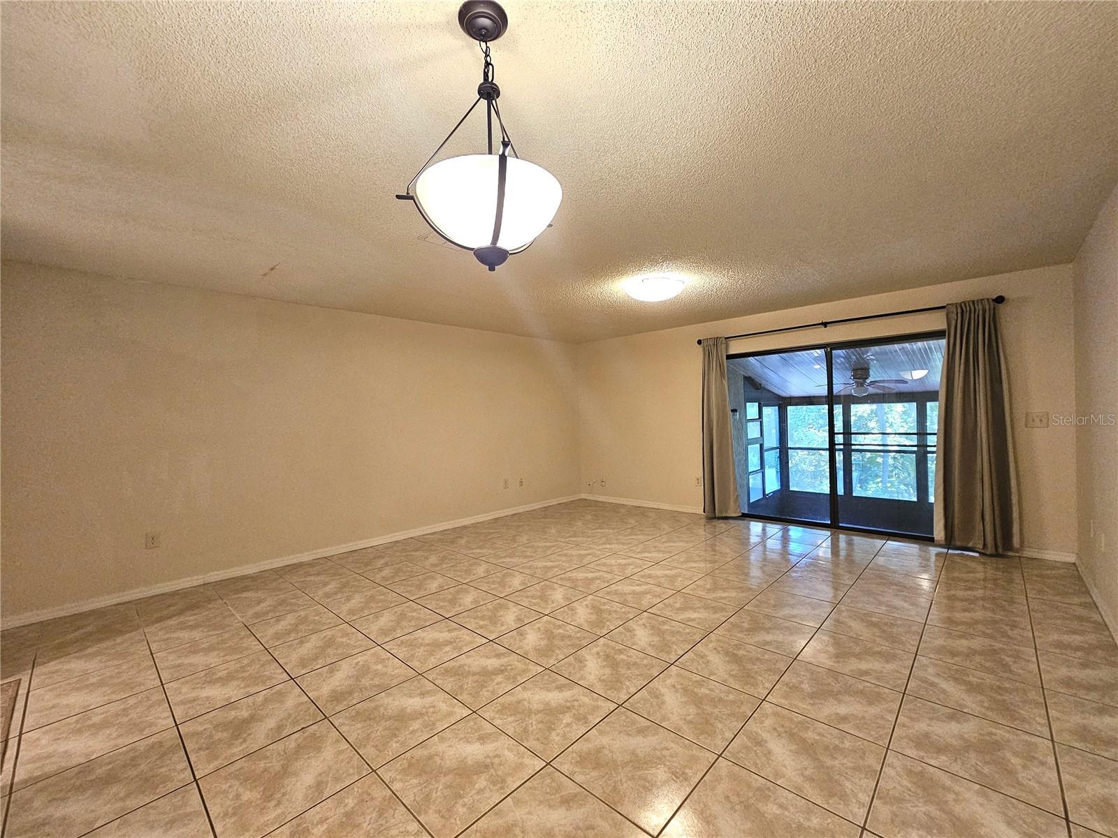 Image 5 of 14 For 474 Club Drive