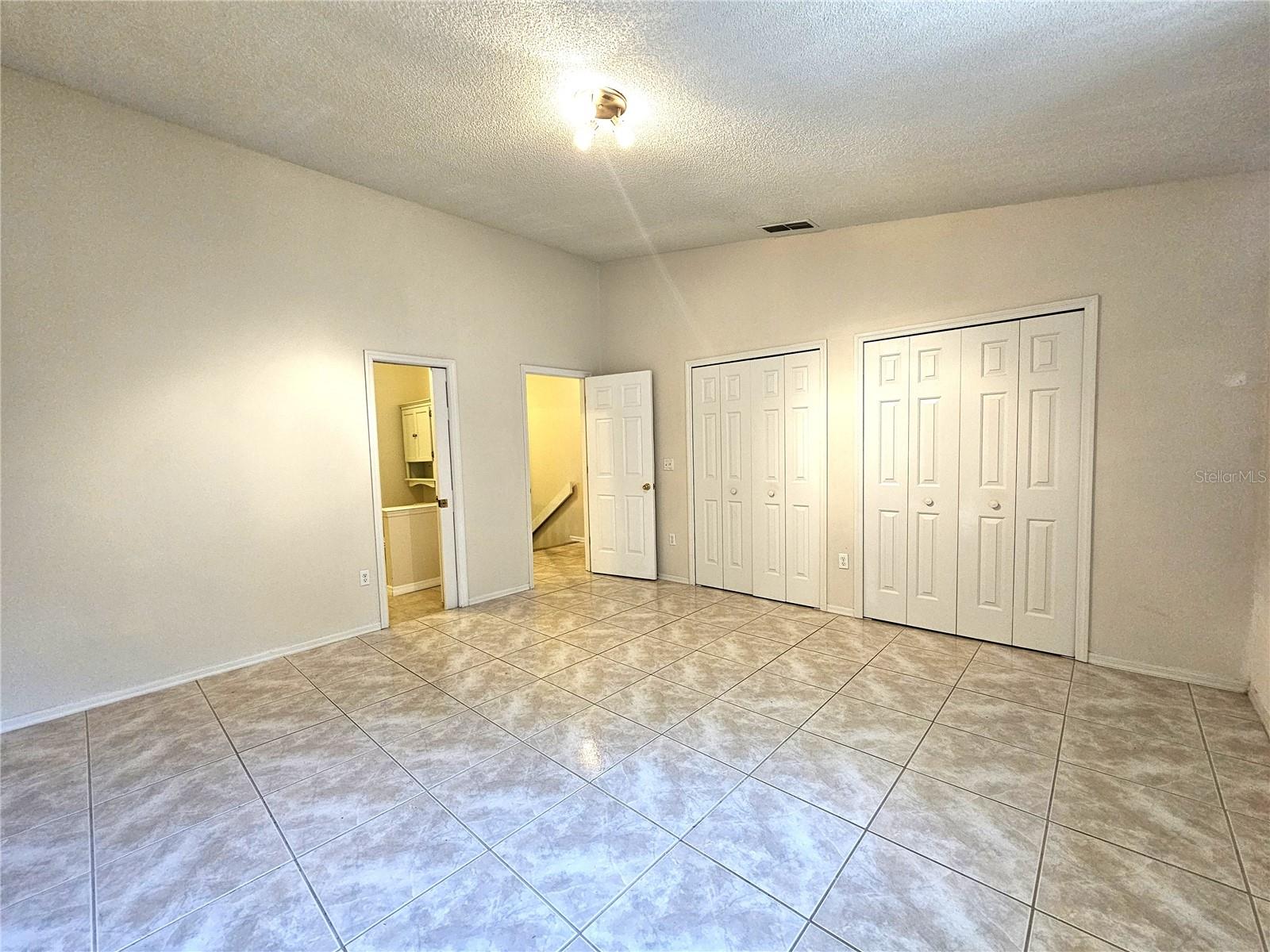 Image 6 of 14 For 474 Club Drive