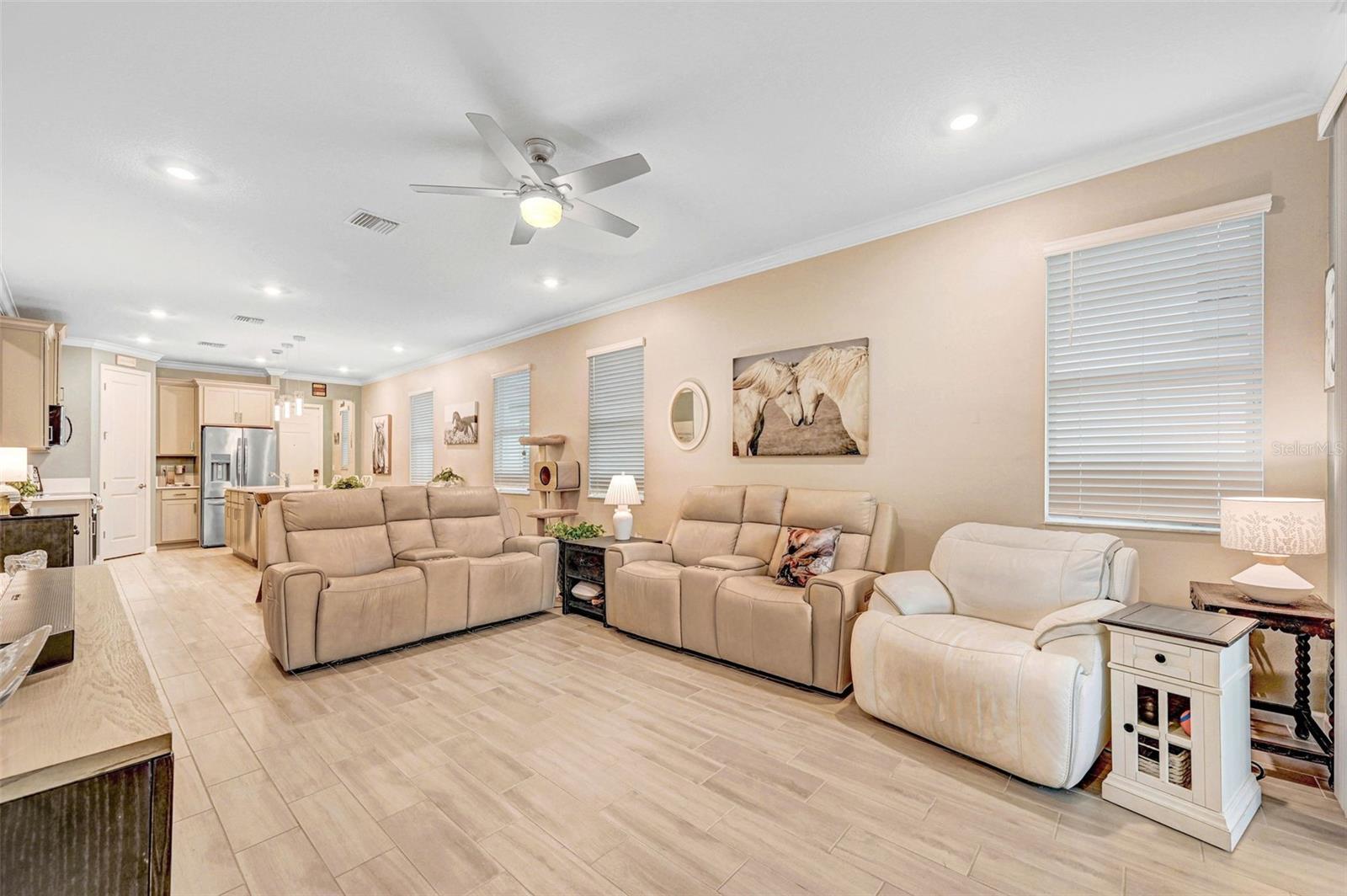 Image 14 of 52 For 846 Antibes Court Nw