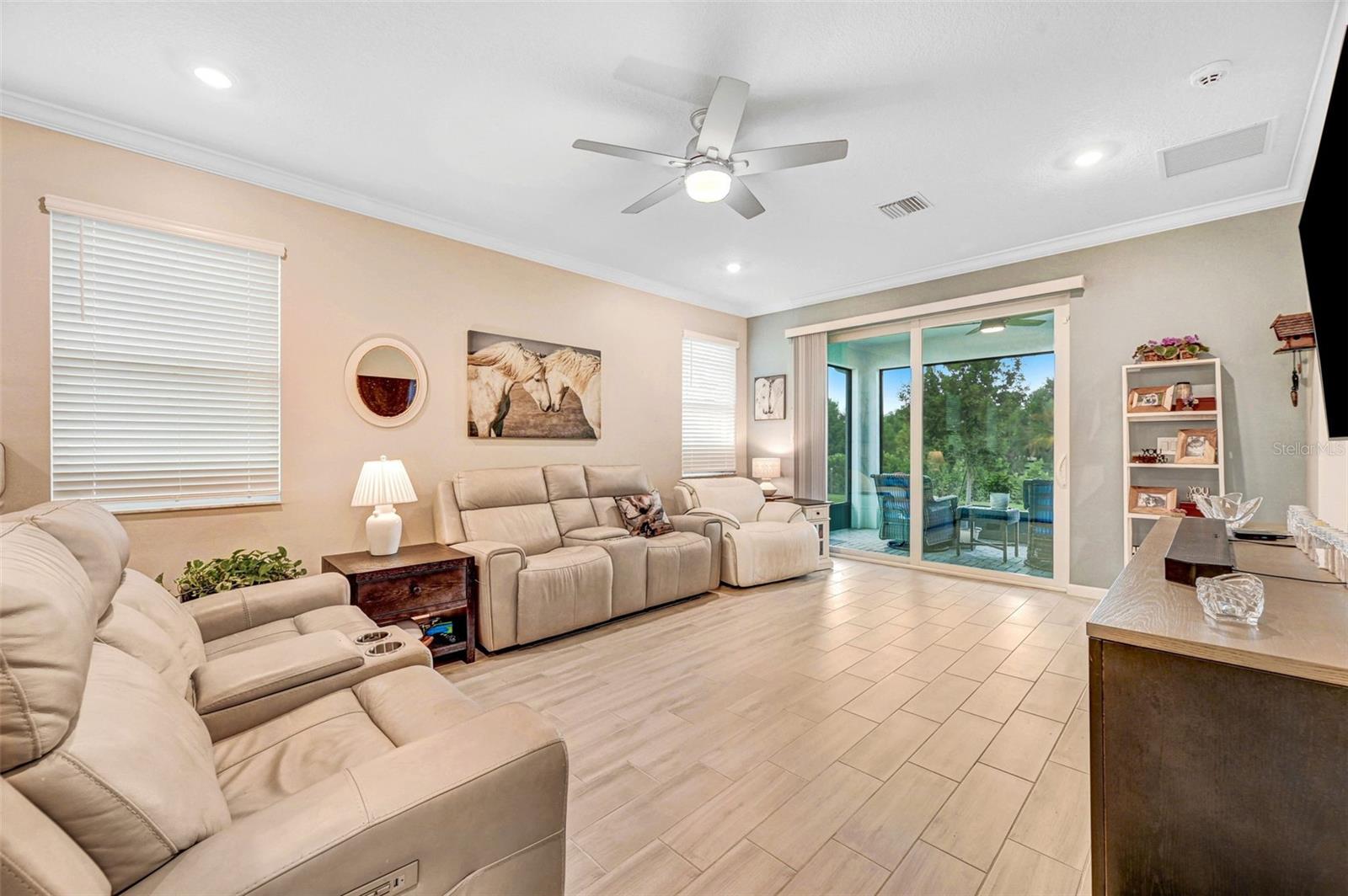 Image 16 of 52 For 846 Antibes Court Nw