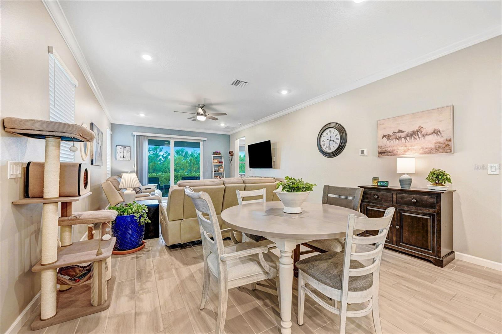 Image 17 of 52 For 846 Antibes Court Nw