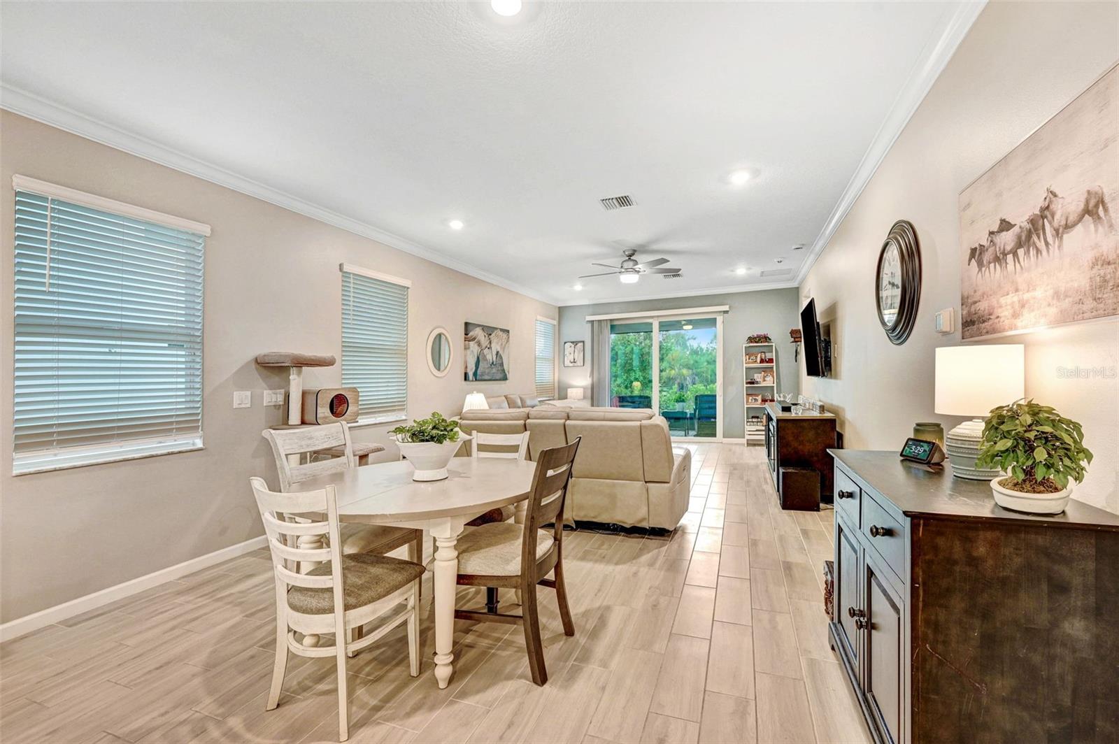 Image 19 of 52 For 846 Antibes Court Nw