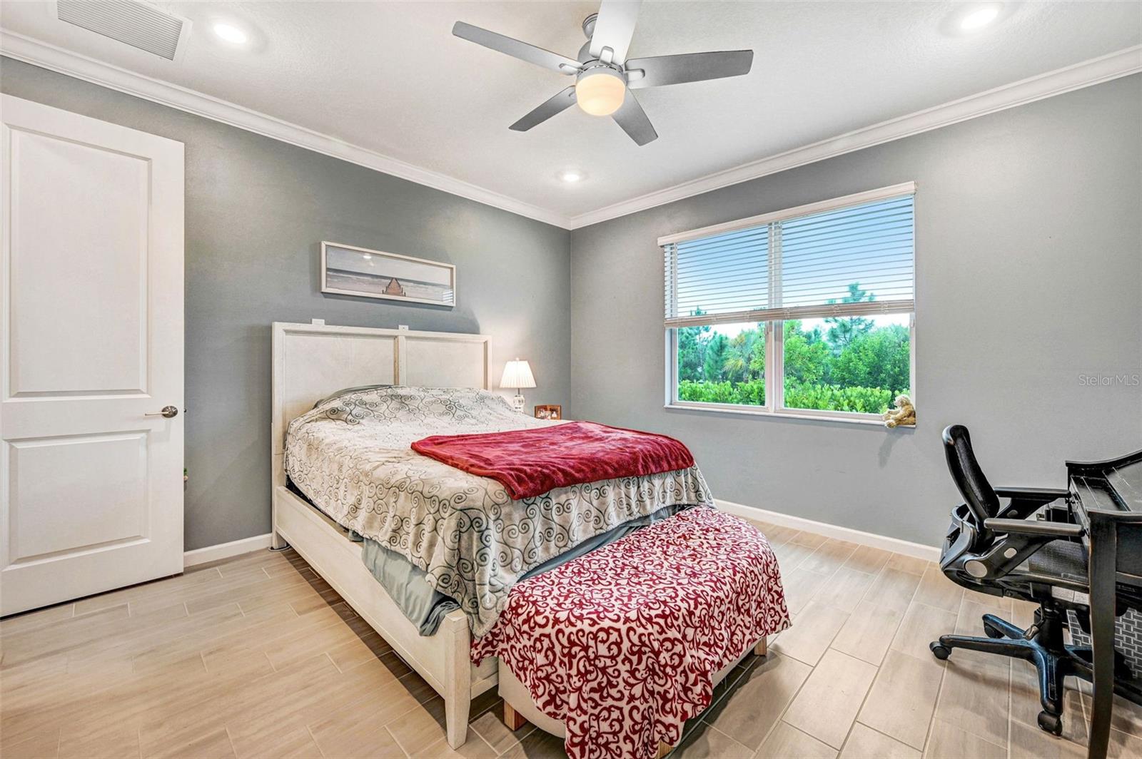 Image 22 of 52 For 846 Antibes Court Nw