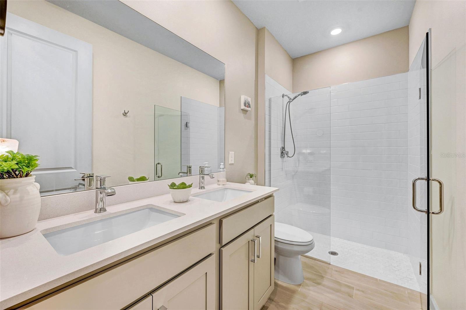 Image 26 of 52 For 846 Antibes Court Nw