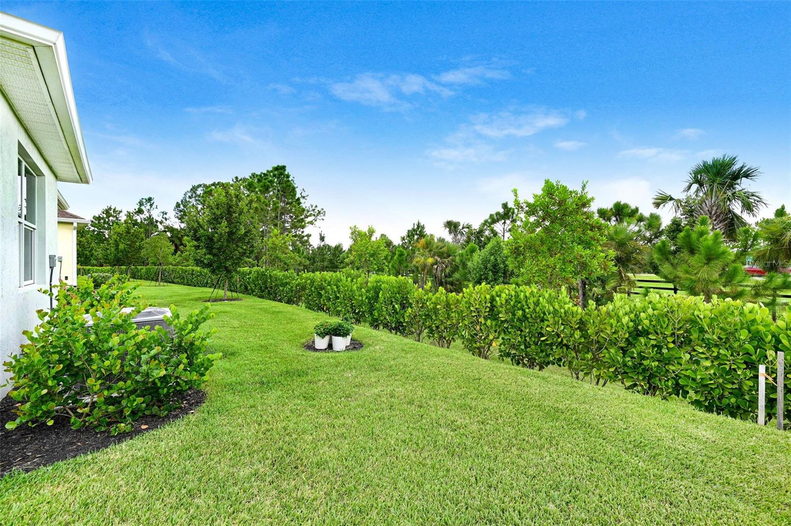 Image 38 of 52 For 846 Antibes Court Nw