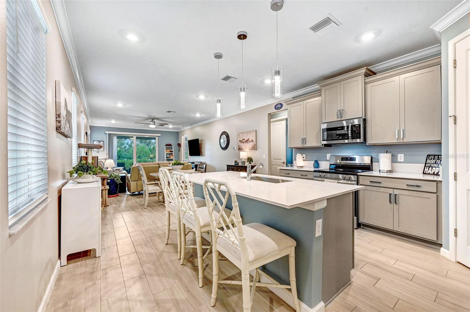 Image 6 of 52 For 846 Antibes Court Nw