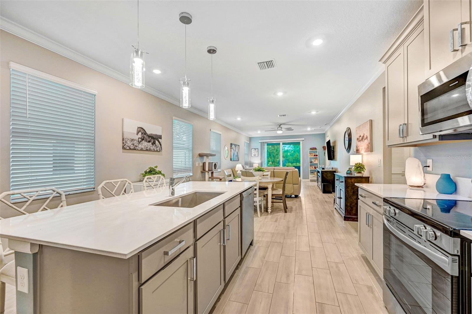 Image 7 of 52 For 846 Antibes Court Nw