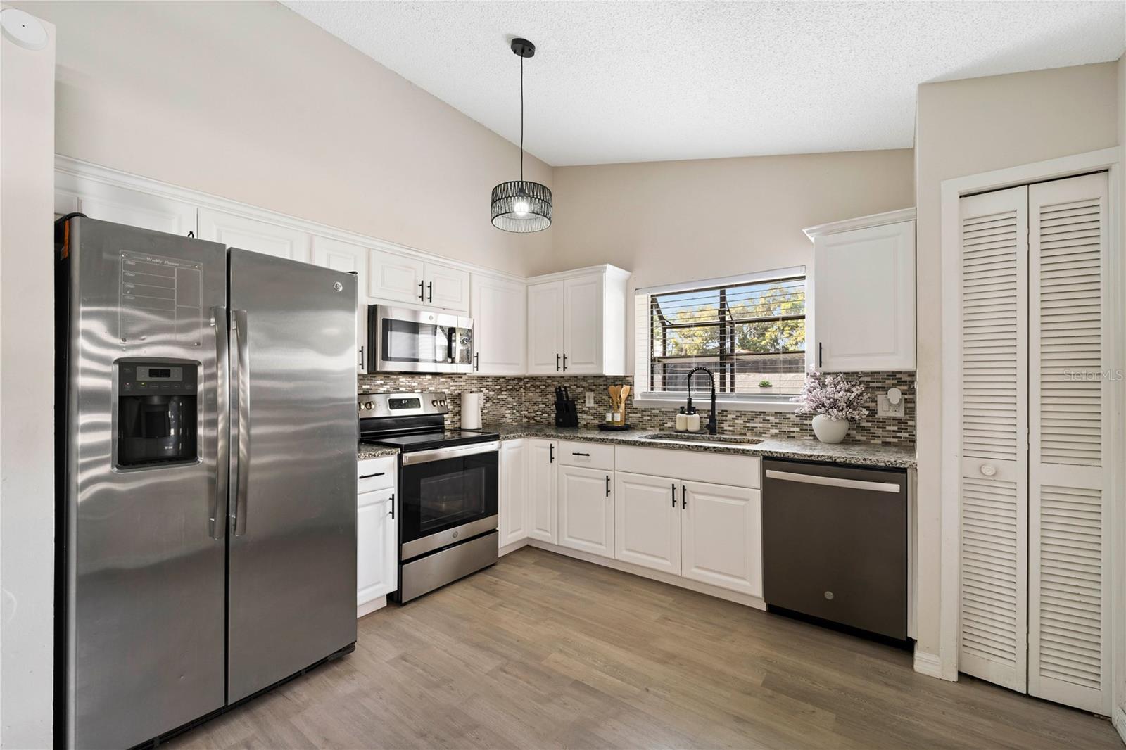 Image 14 of 33 For 9785 Piney Point Circle