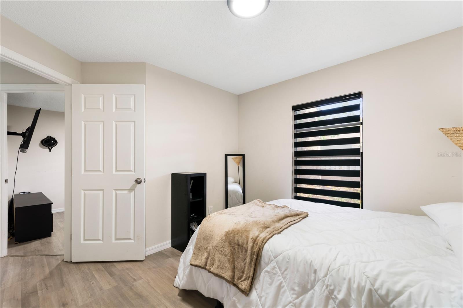 Image 20 of 33 For 9785 Piney Point Circle