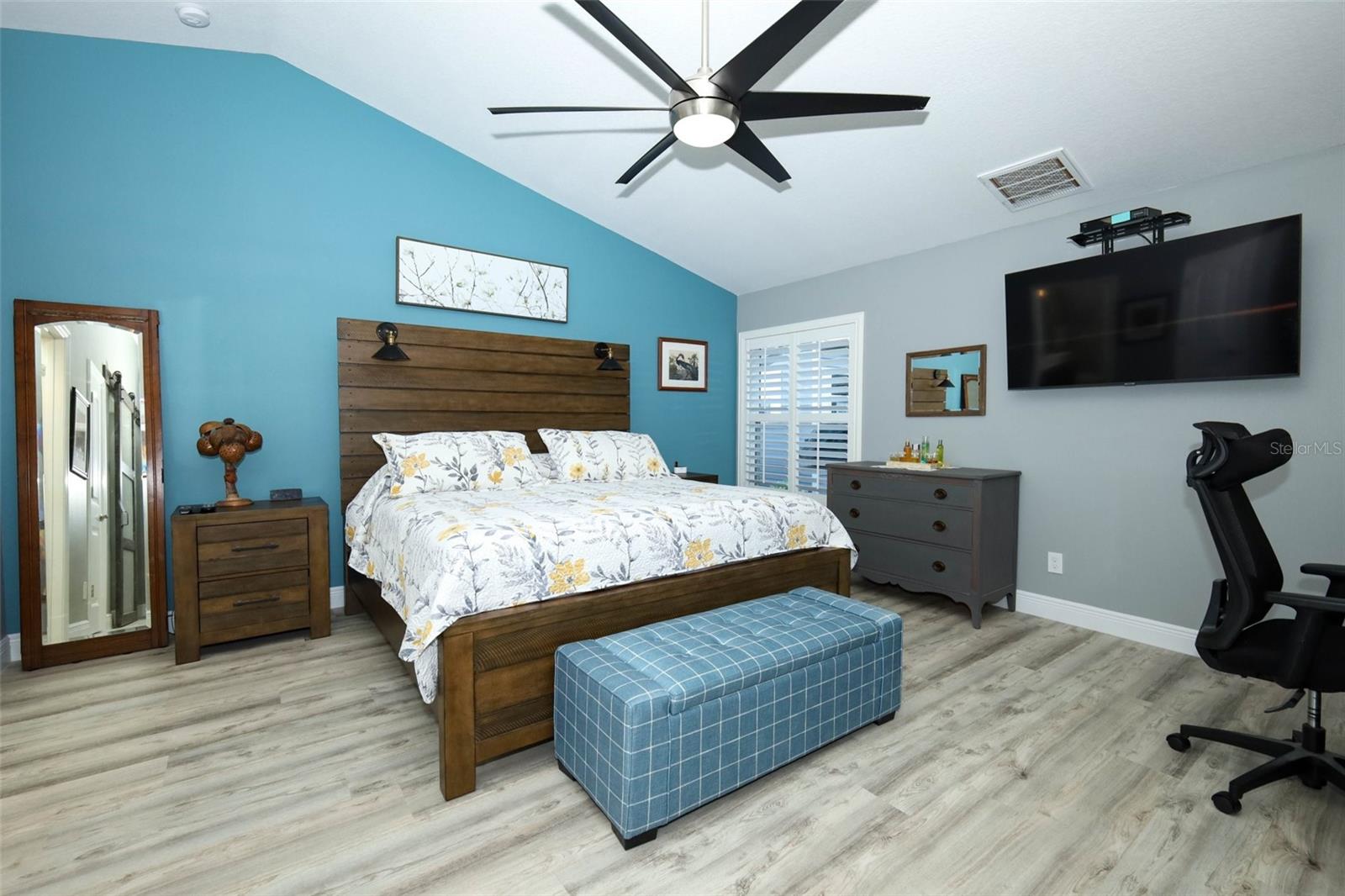 Image 22 of 47 For 424 Meadow Green Drive