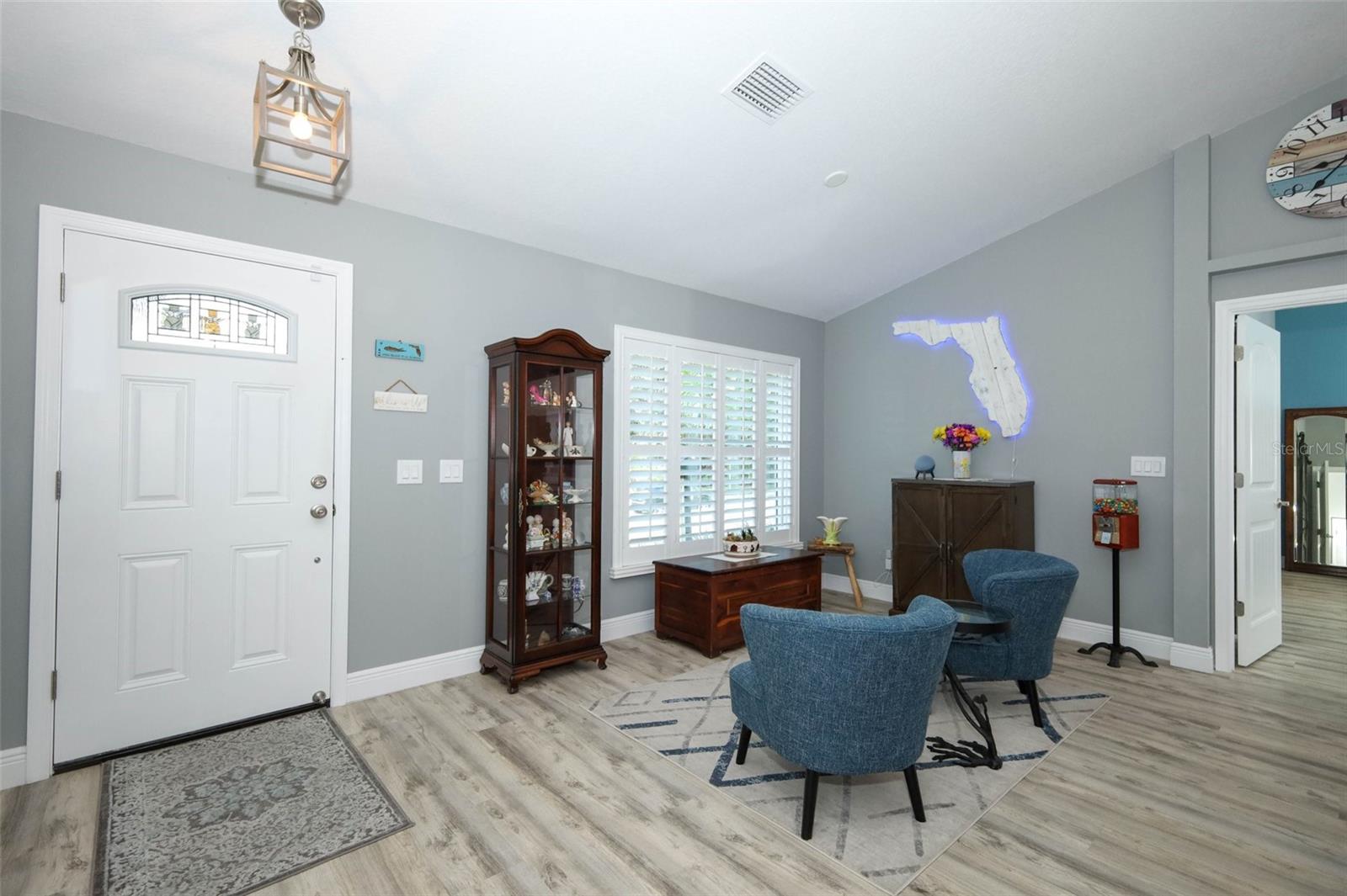 Image 6 of 47 For 424 Meadow Green Drive