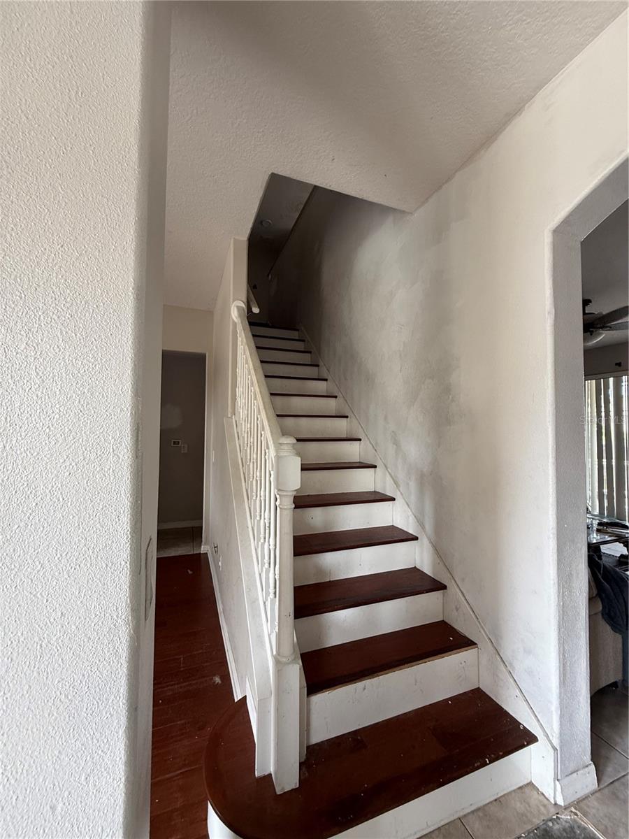 Image 18 of 21 For 219 Largovista Drive