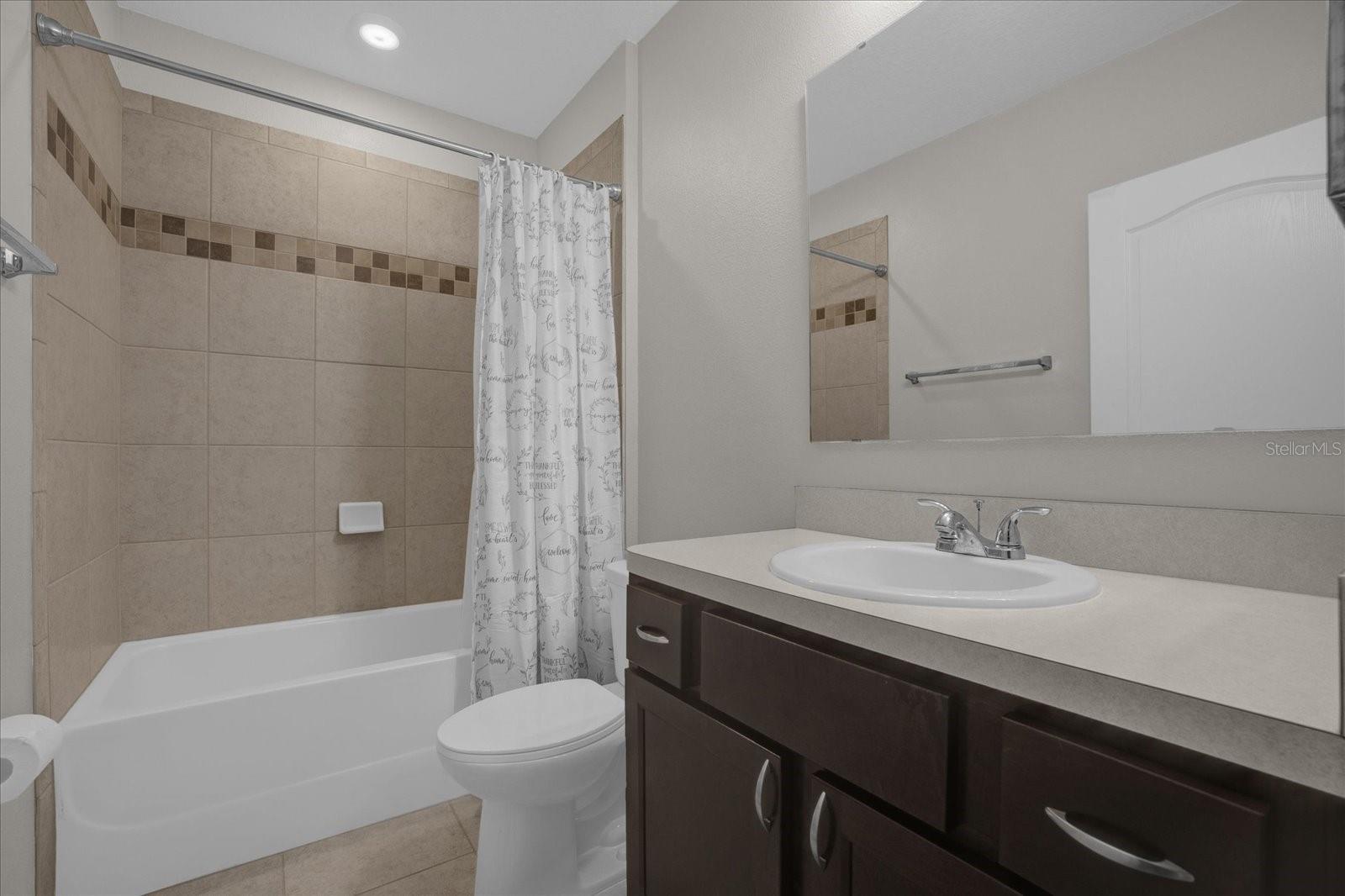 Image 25 of 33 For 8064 Olive Brook Drive