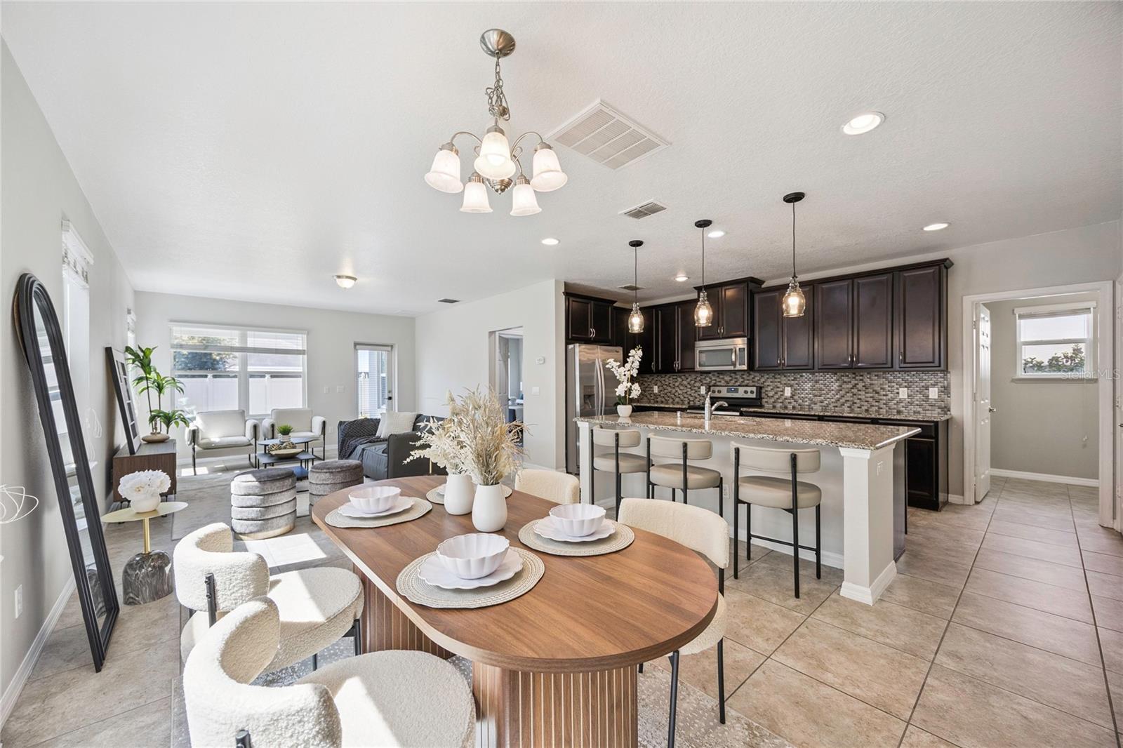 Listing photo id 21 for 2612 Waterline Street