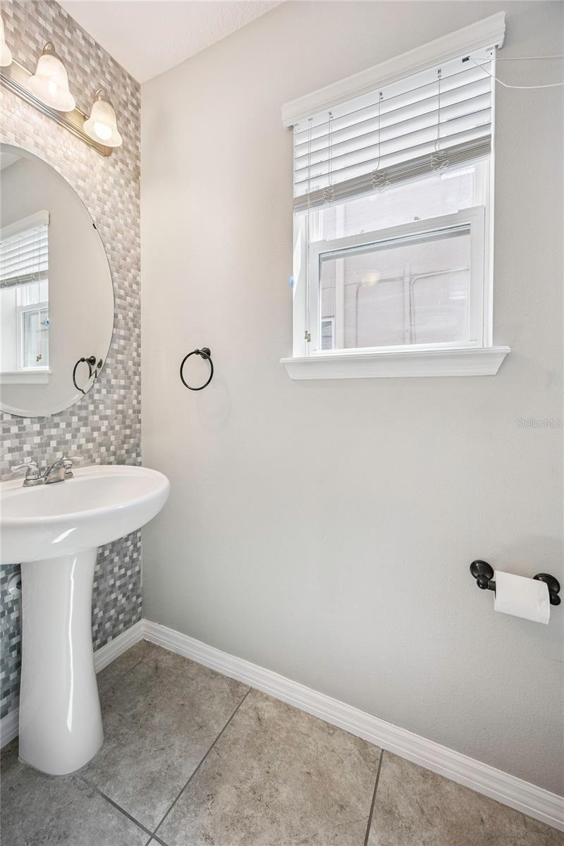 Listing photo id 25 for 2612 Waterline Street