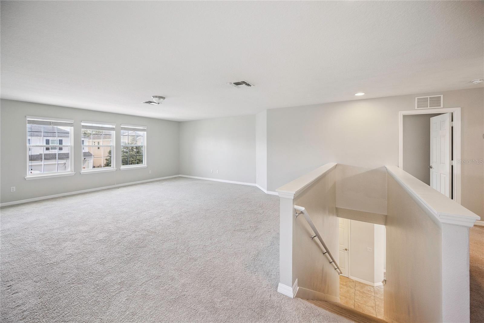 Listing photo id 26 for 2612 Waterline Street
