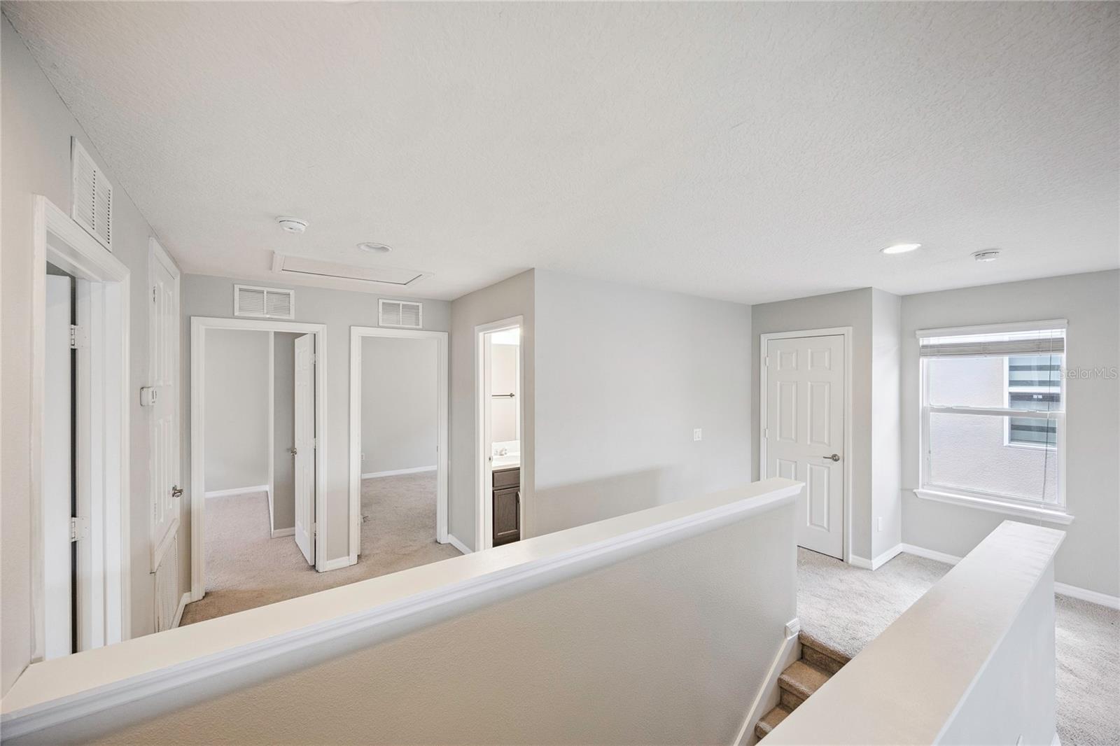 Listing photo id 27 for 2612 Waterline Street