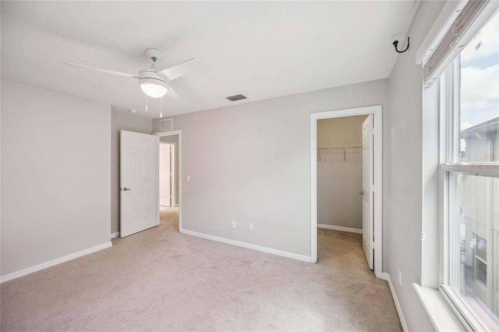 Listing photo id 29 for 2612 Waterline Street