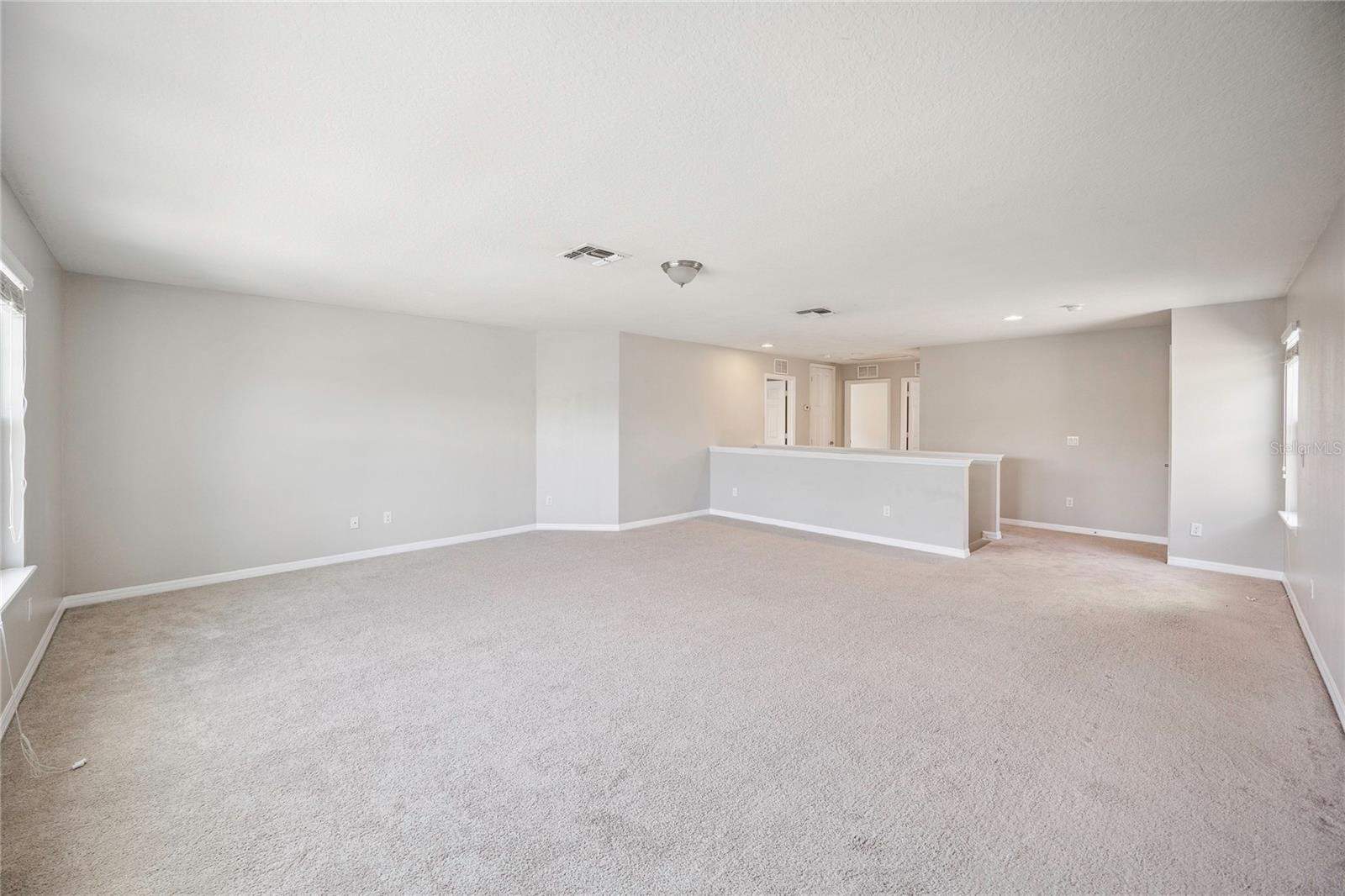 Listing photo id 35 for 2612 Waterline Street