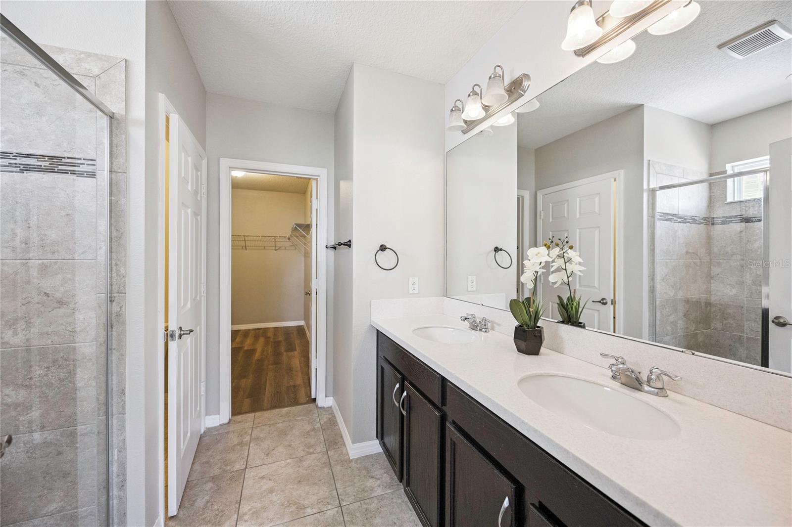 Listing photo id 36 for 2612 Waterline Street