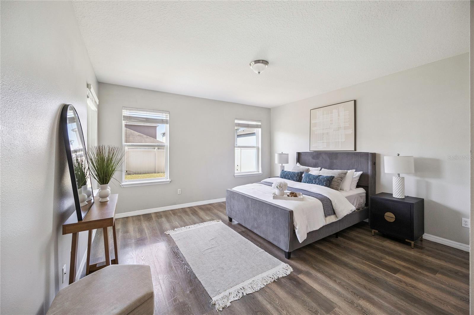 Listing photo id 39 for 2612 Waterline Street
