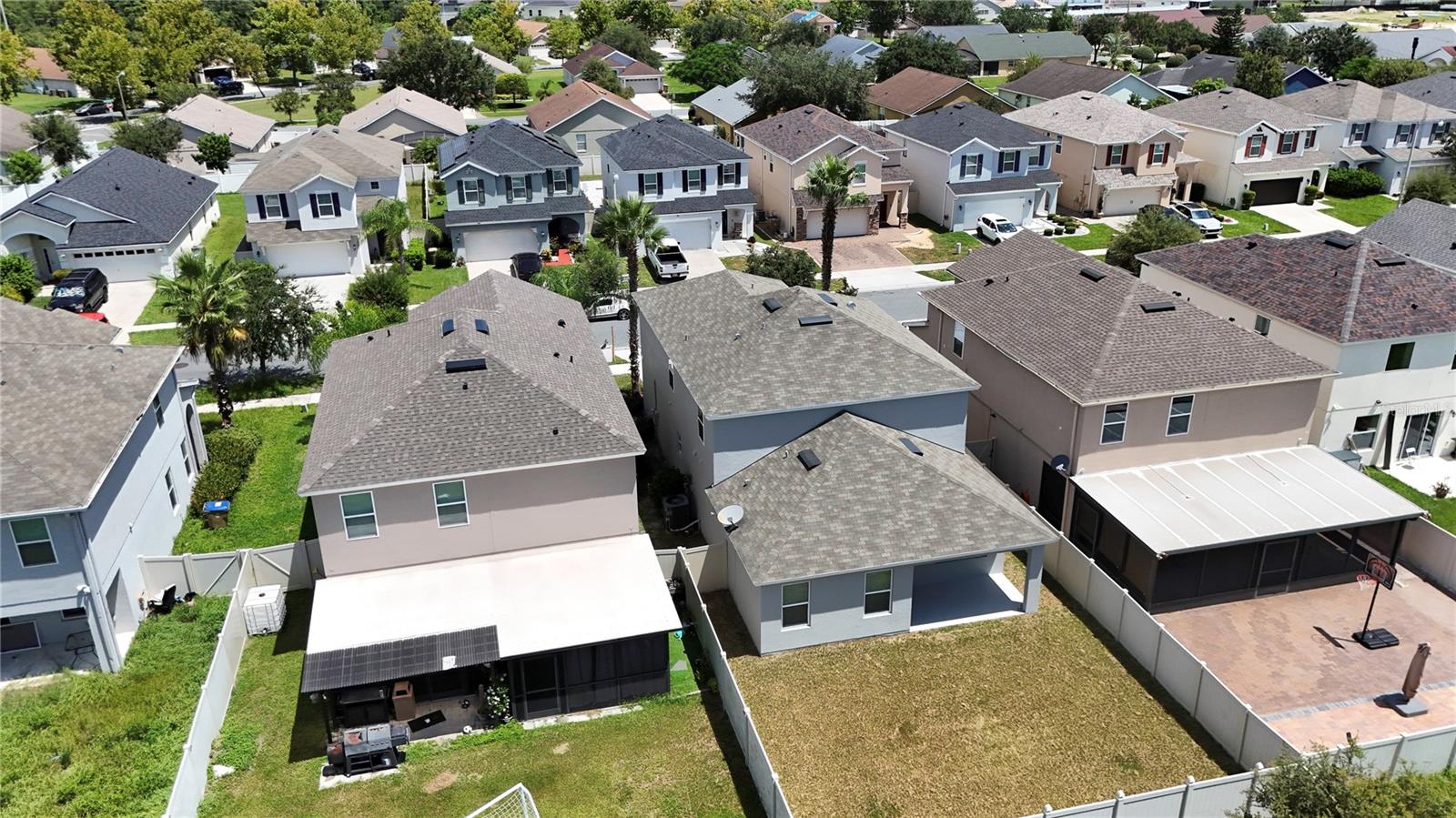 Listing photo id 42 for 2612 Waterline Street