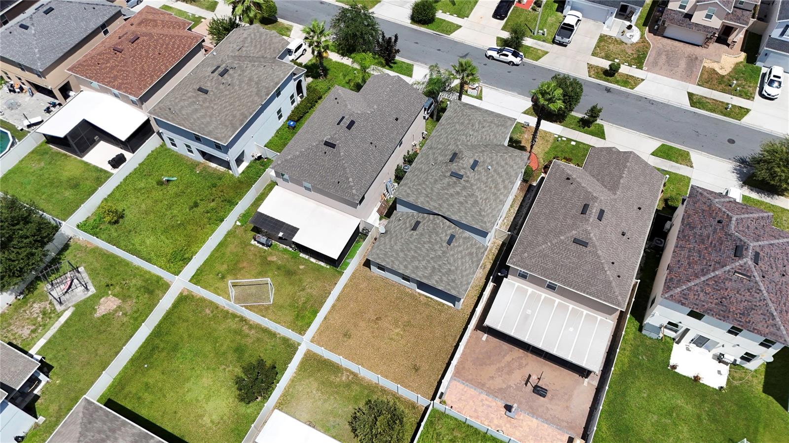 Listing photo id 45 for 2612 Waterline Street