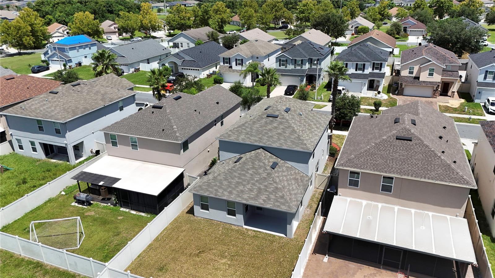 Listing photo id 46 for 2612 Waterline Street