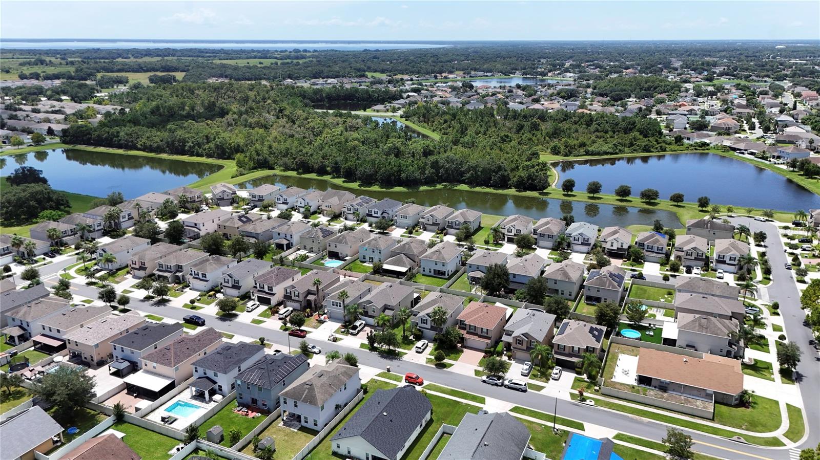 Listing photo id 52 for 2612 Waterline Street