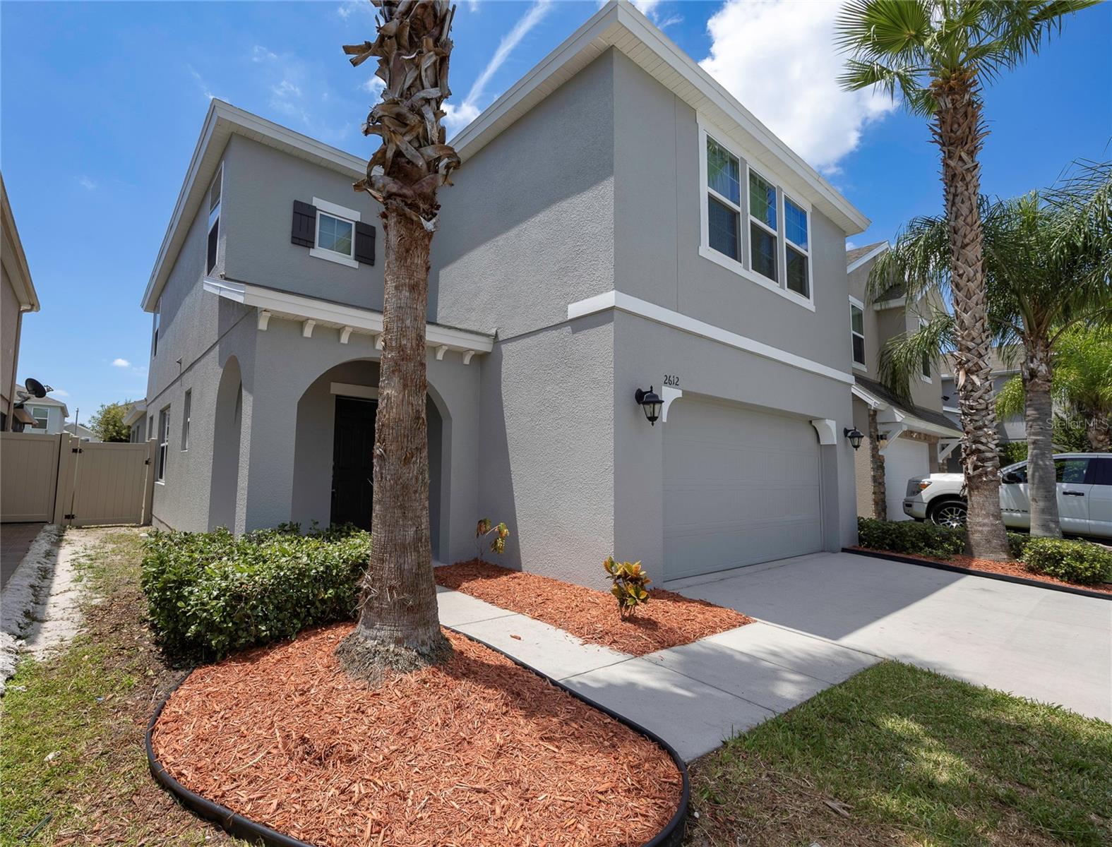 Listing photo id 4 for 2612 Waterline Street