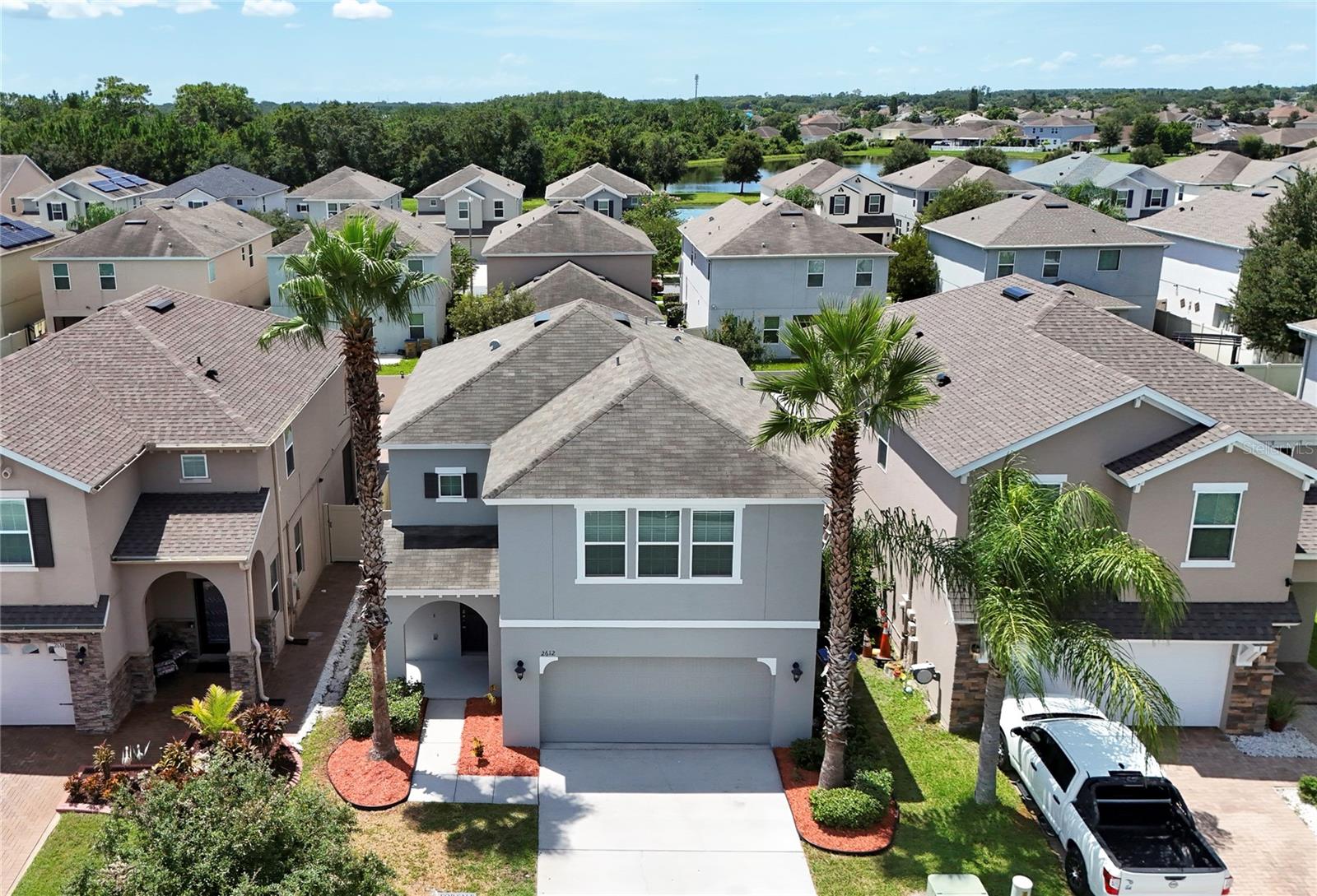 Listing photo id 7 for 2612 Waterline Street