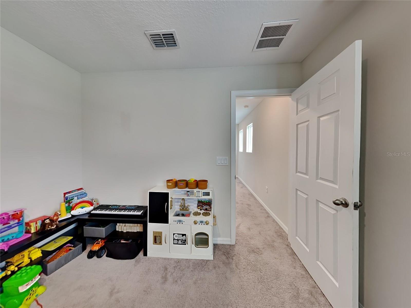 Image 12 of 17 For 2321 Grasmere View Parkway N