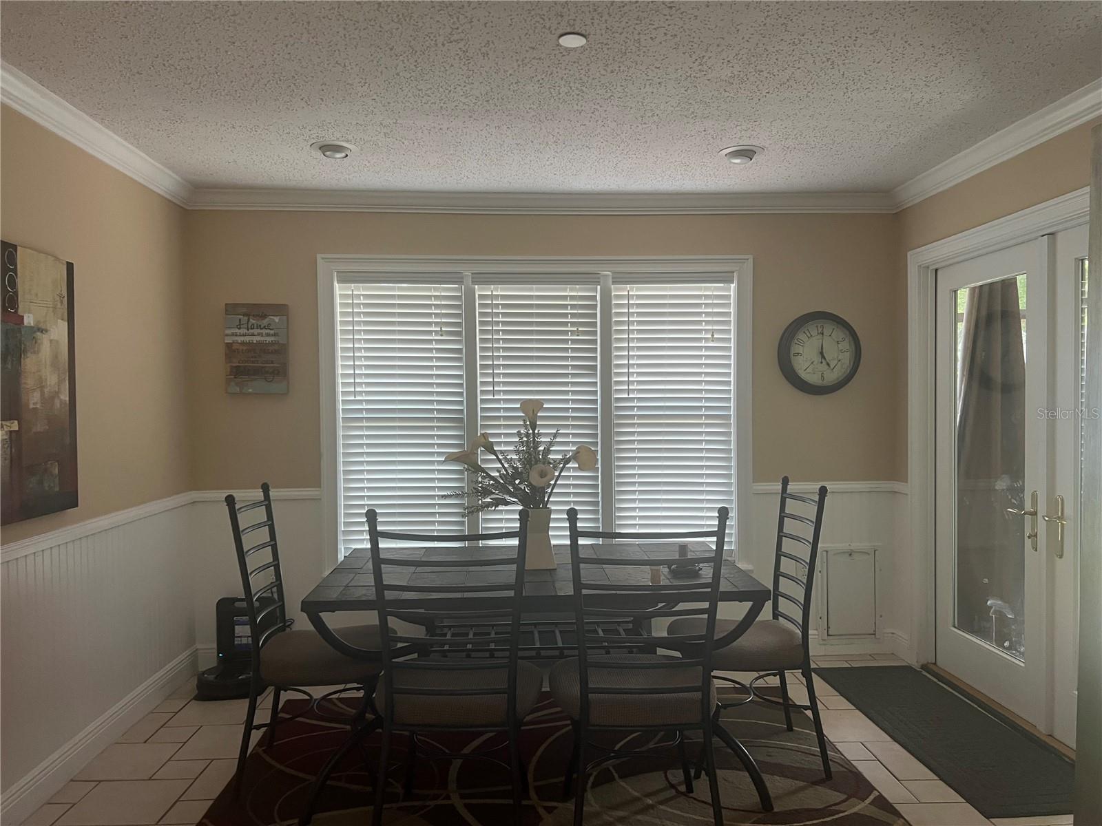 Image 10 of 26 For 9126 Queen Elizabeth Court