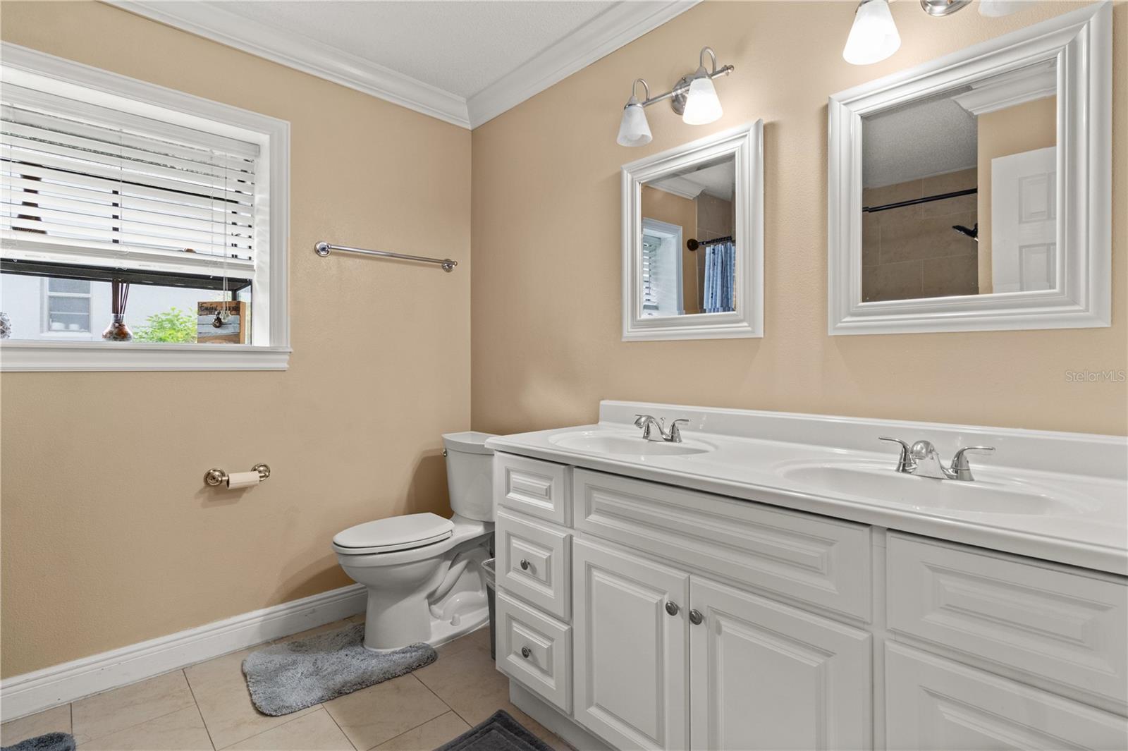 Image 27 of 41 For 9126 Queen Elizabeth Court