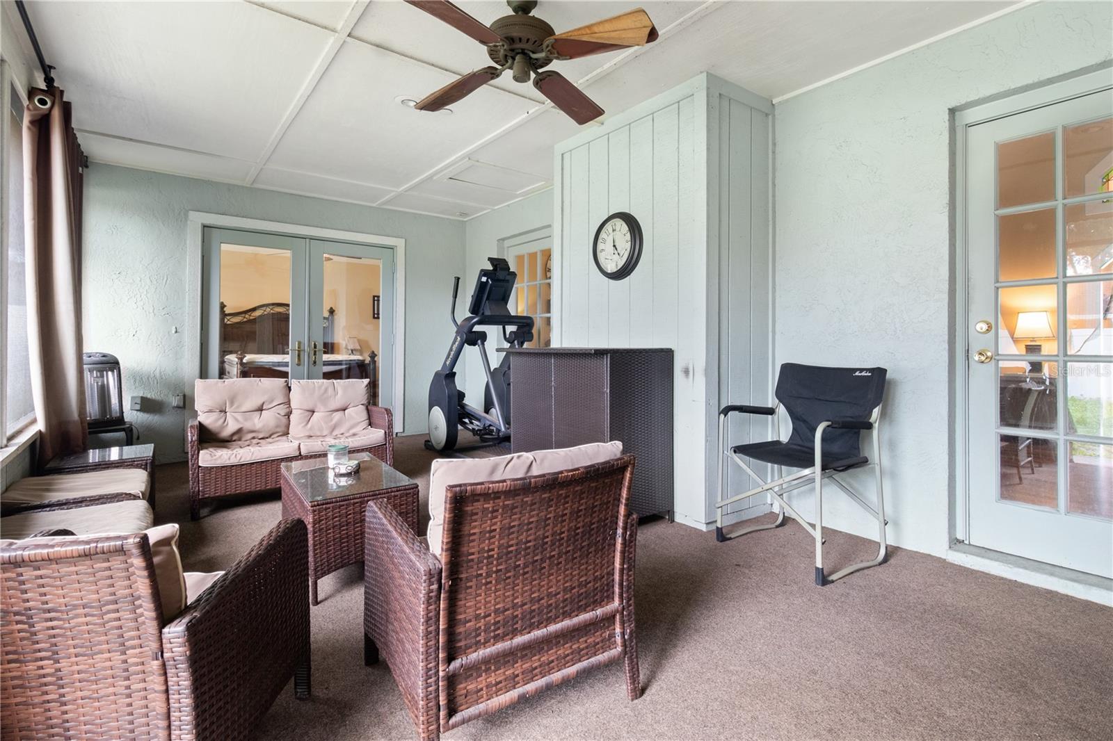 Image 31 of 41 For 9126 Queen Elizabeth Court