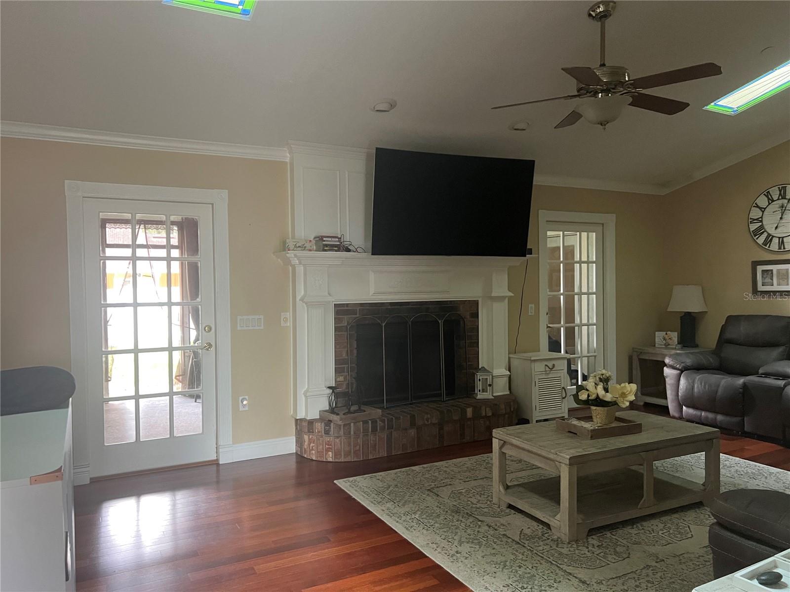 Image 6 of 26 For 9126 Queen Elizabeth Court