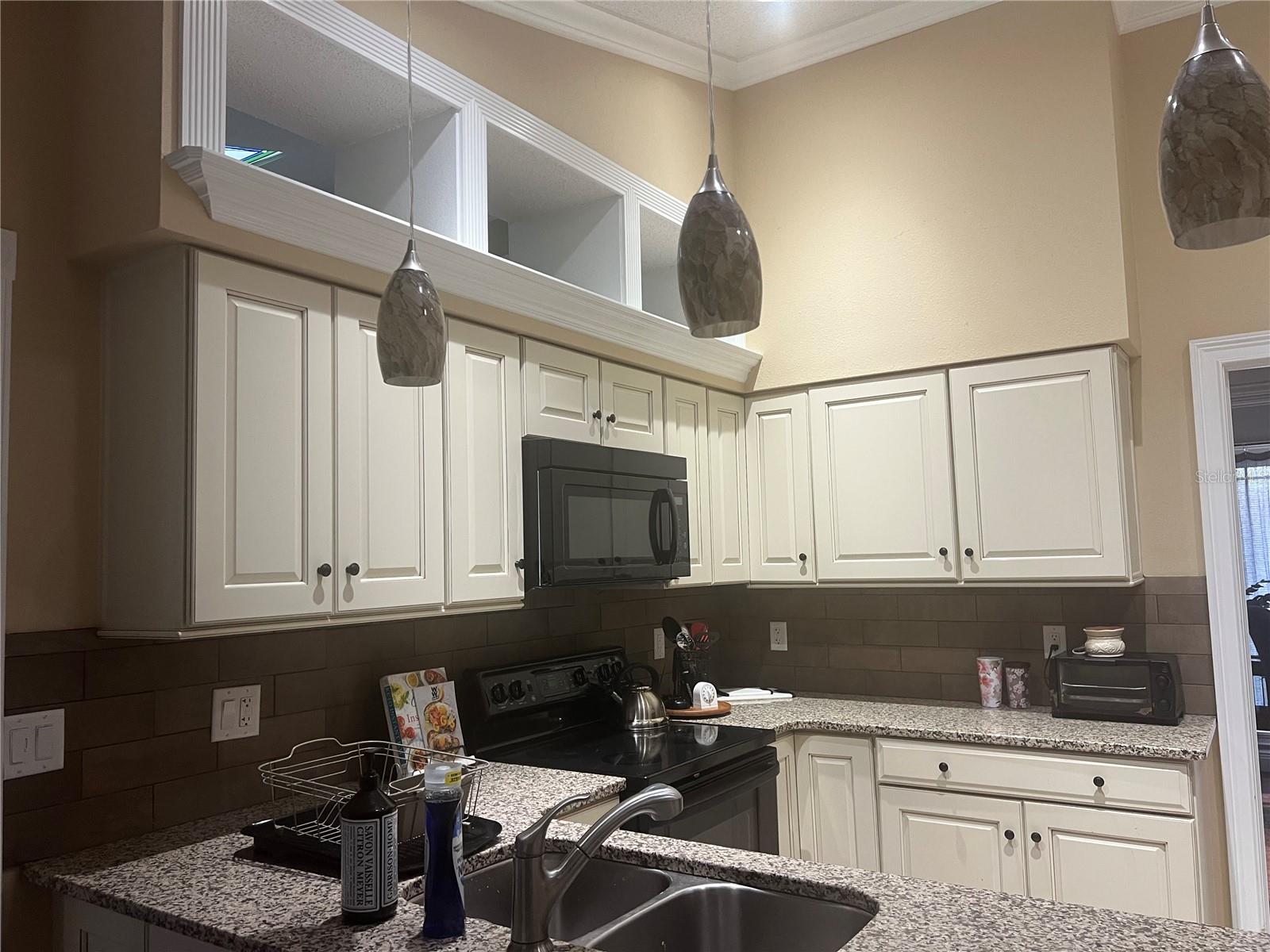 Image 7 of 26 For 9126 Queen Elizabeth Court