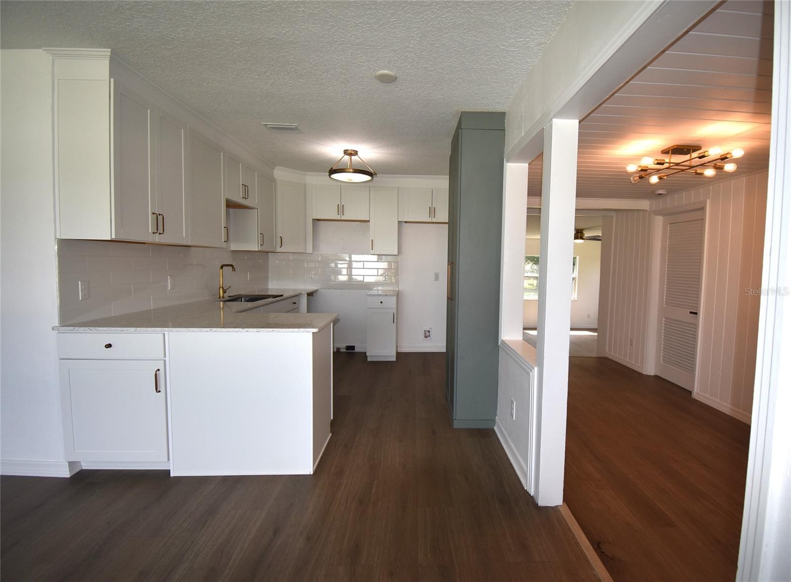 Image 15 of 54 For 220 Maynard Avenue