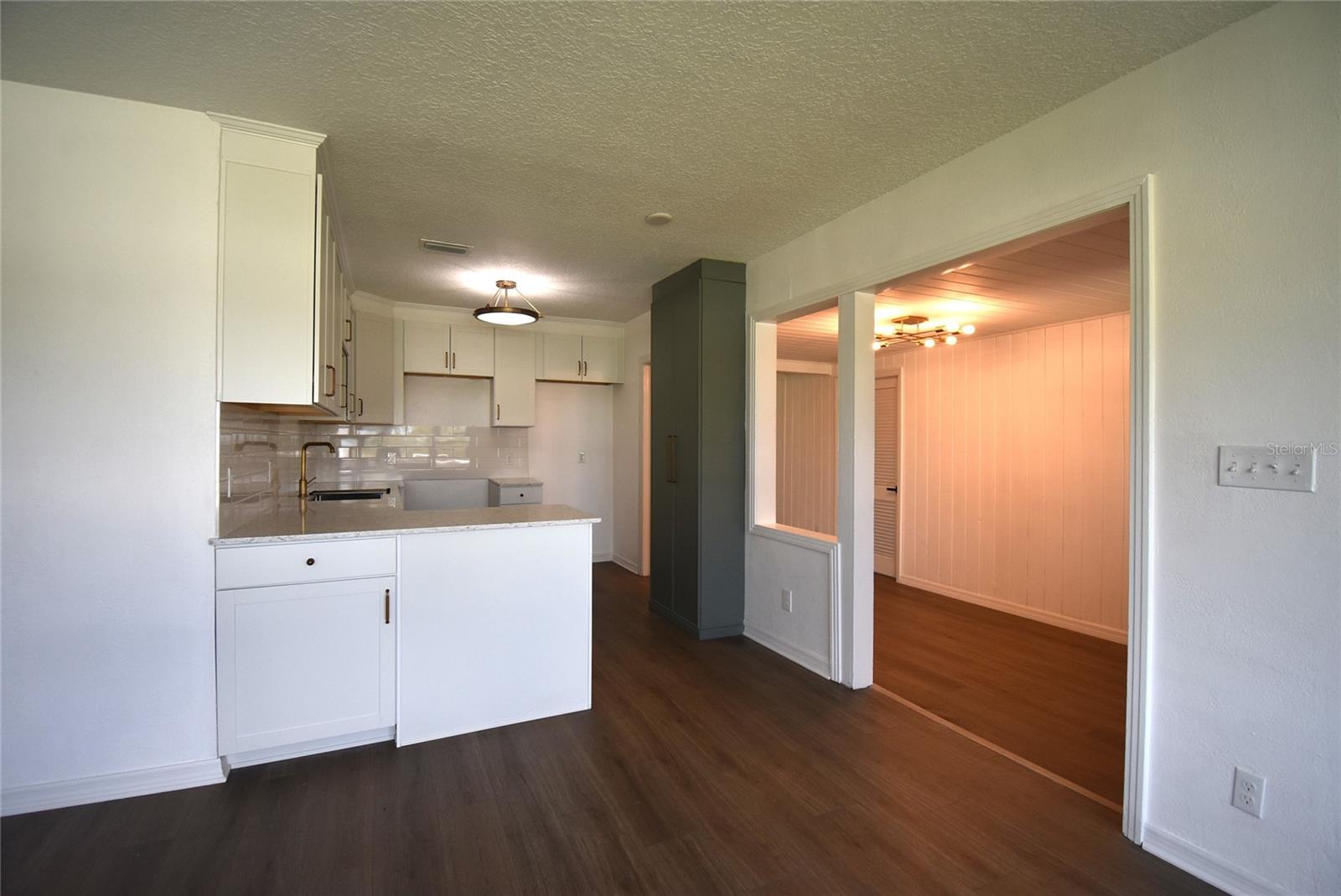 Image 16 of 54 For 220 Maynard Avenue