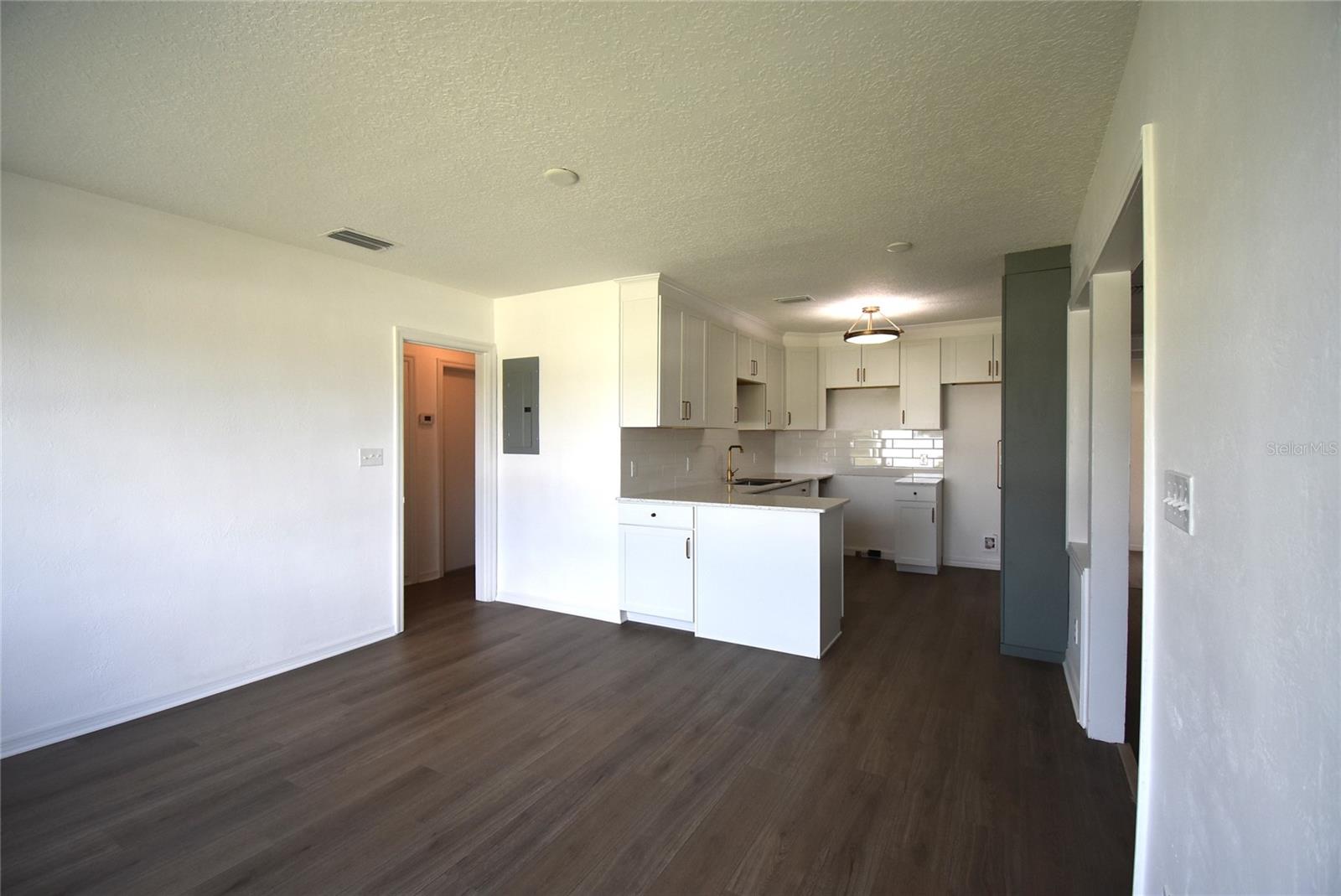 Image 17 of 54 For 220 Maynard Avenue