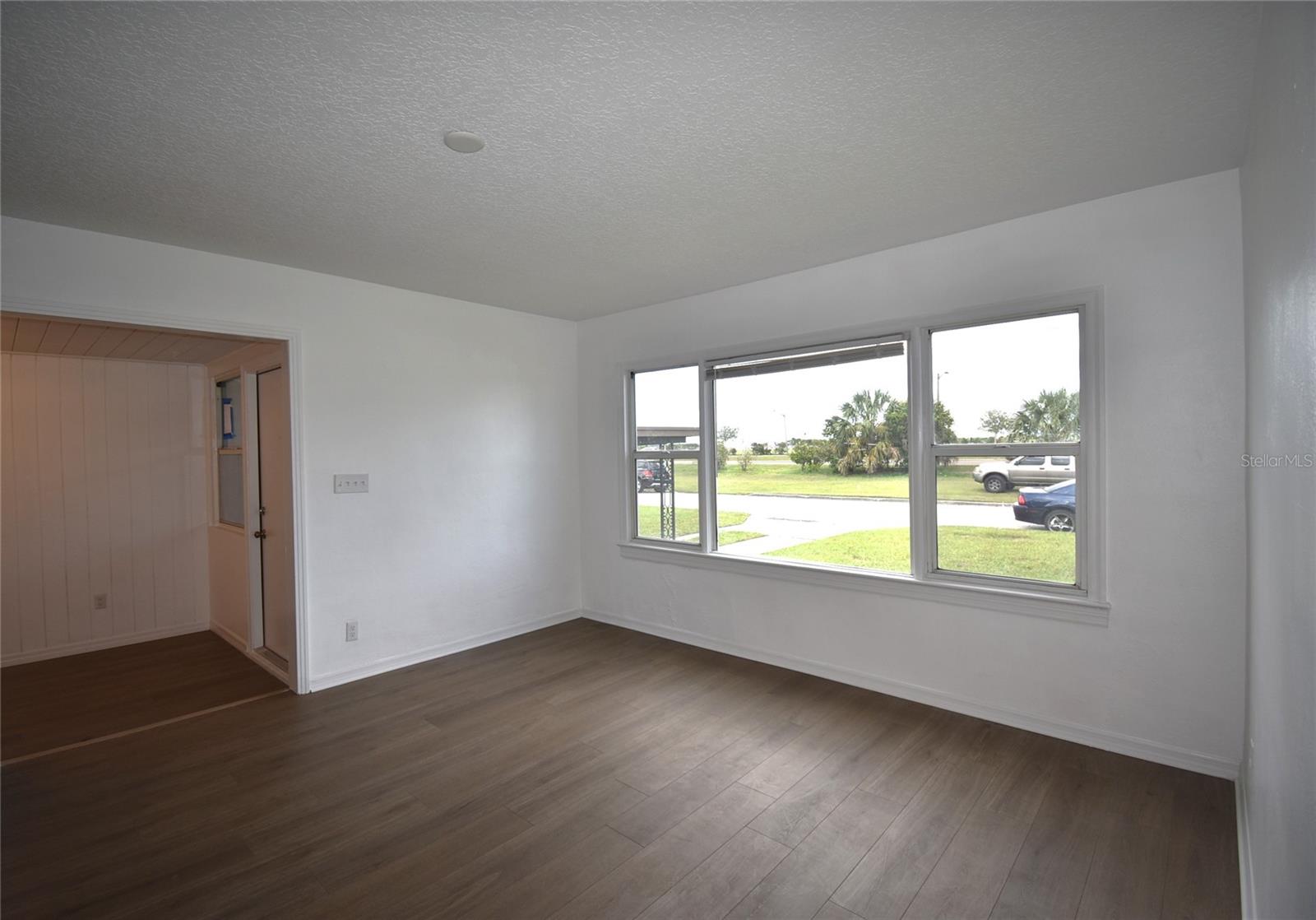 Image 23 of 54 For 220 Maynard Avenue