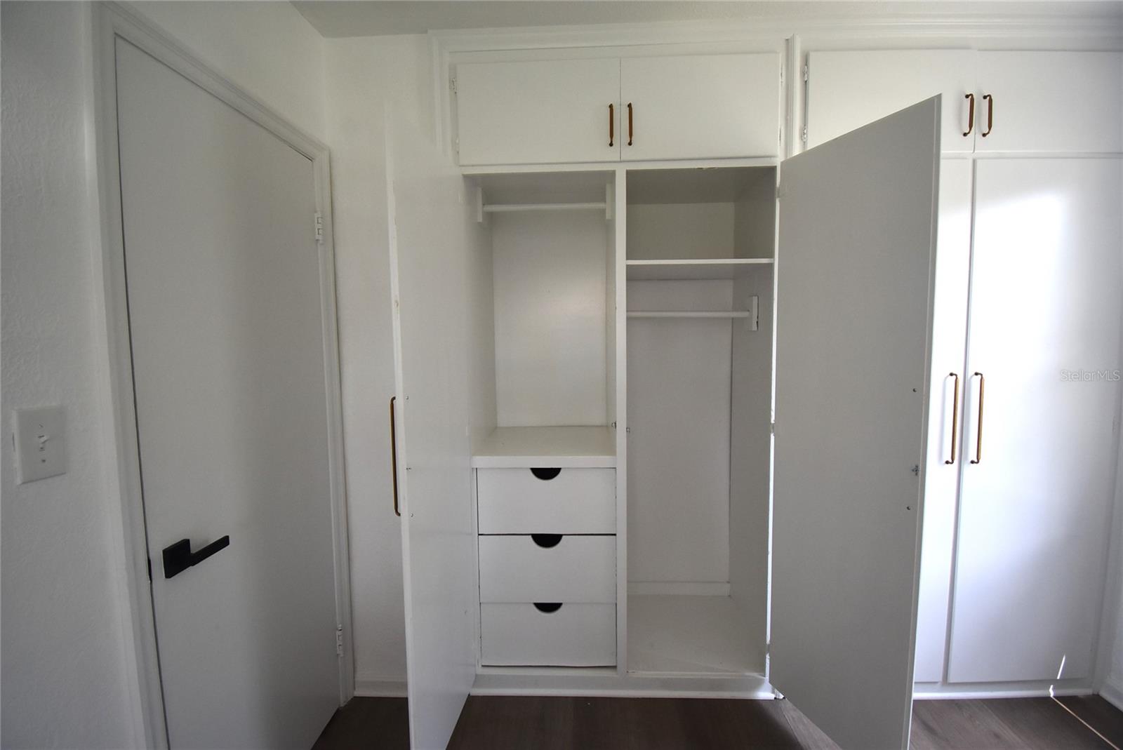 Image 36 of 54 For 220 Maynard Avenue