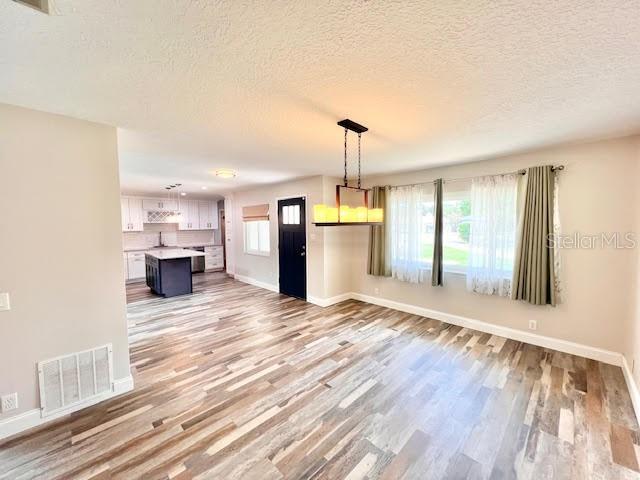 Image 4 of 23 For 525 Southport Drive