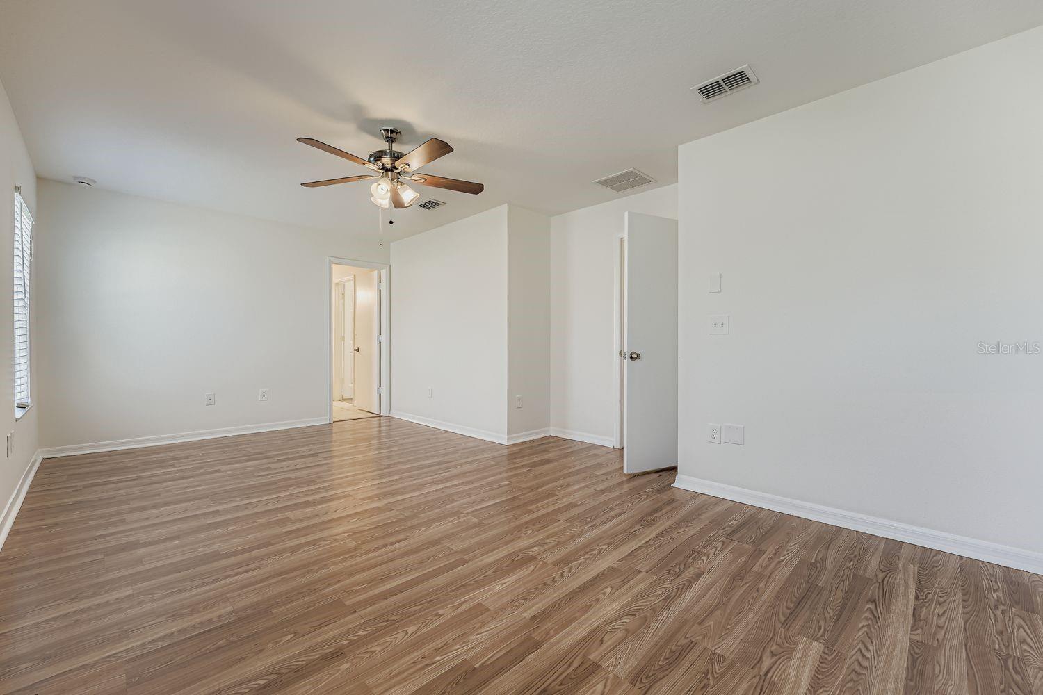 Image 14 of 28 For 18833 Litzau Lane